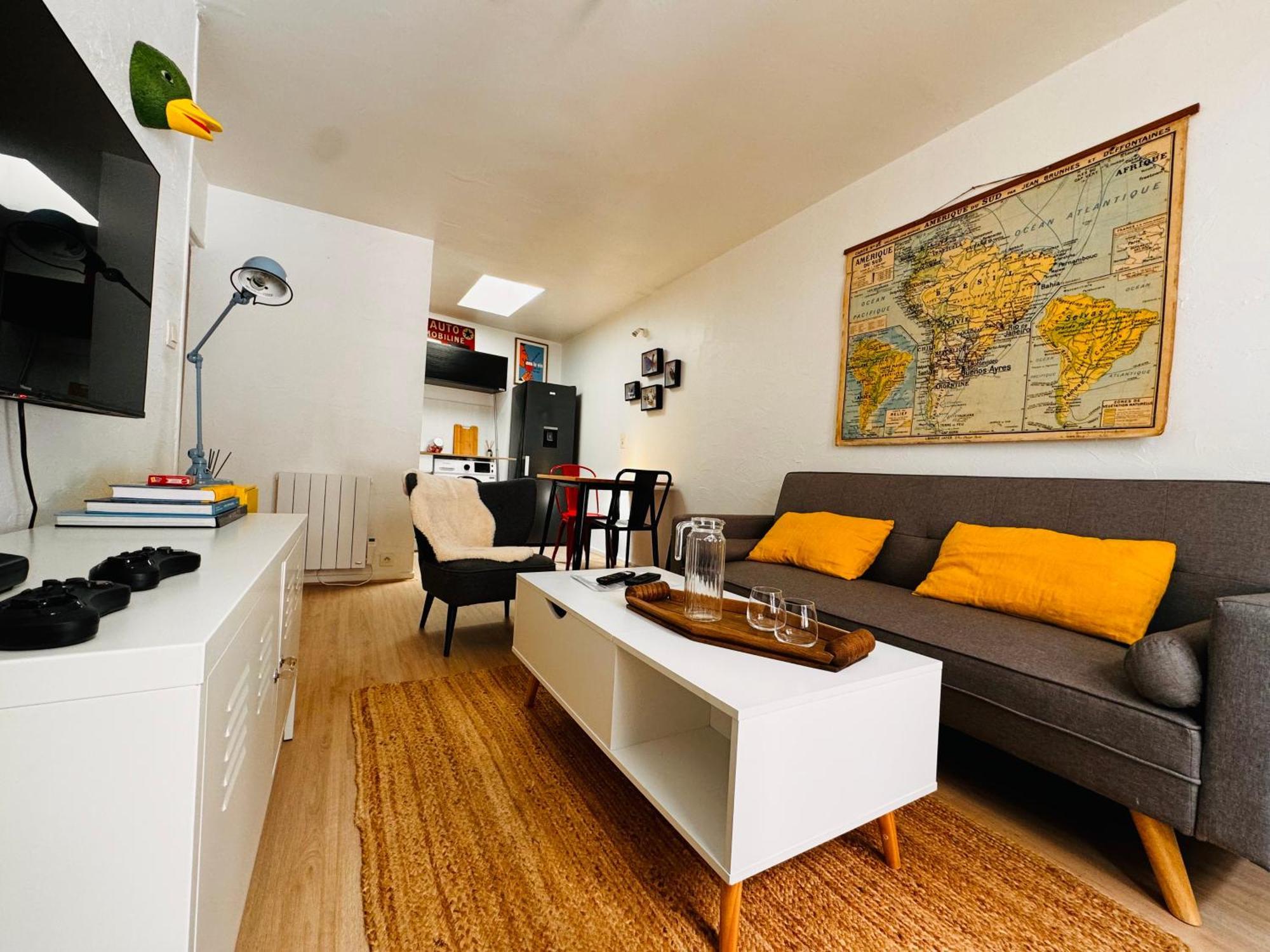 Appartement Le Petit Re, Hypercentre, Garage Prive, Terrasse à Niort Extérieur photo