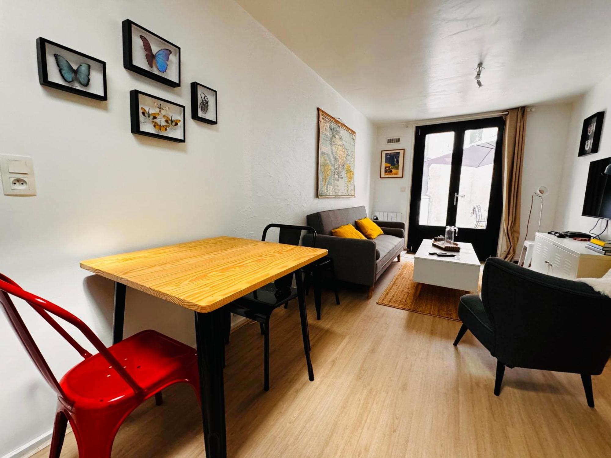 Appartement Le Petit Re, Hypercentre, Garage Prive, Terrasse à Niort Extérieur photo